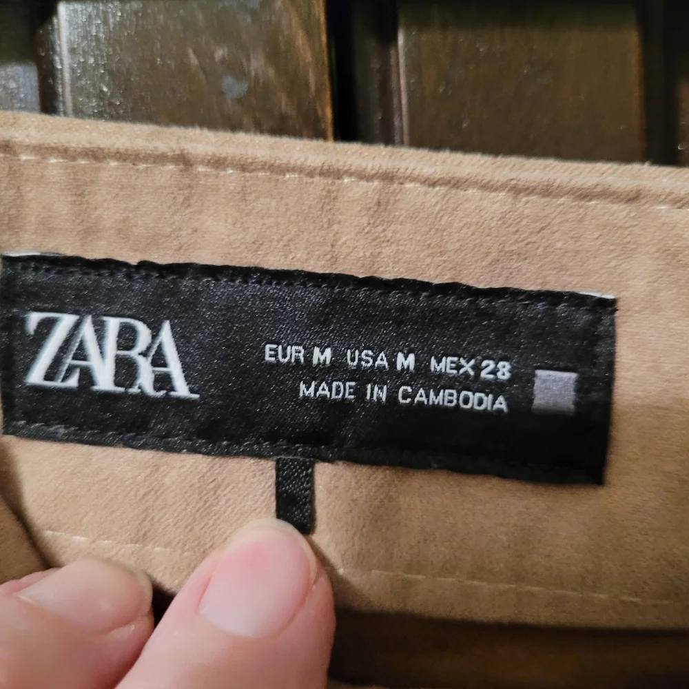 NWT Zara wide leg faux suede pants - M.         N57 - Picture 3 of 5